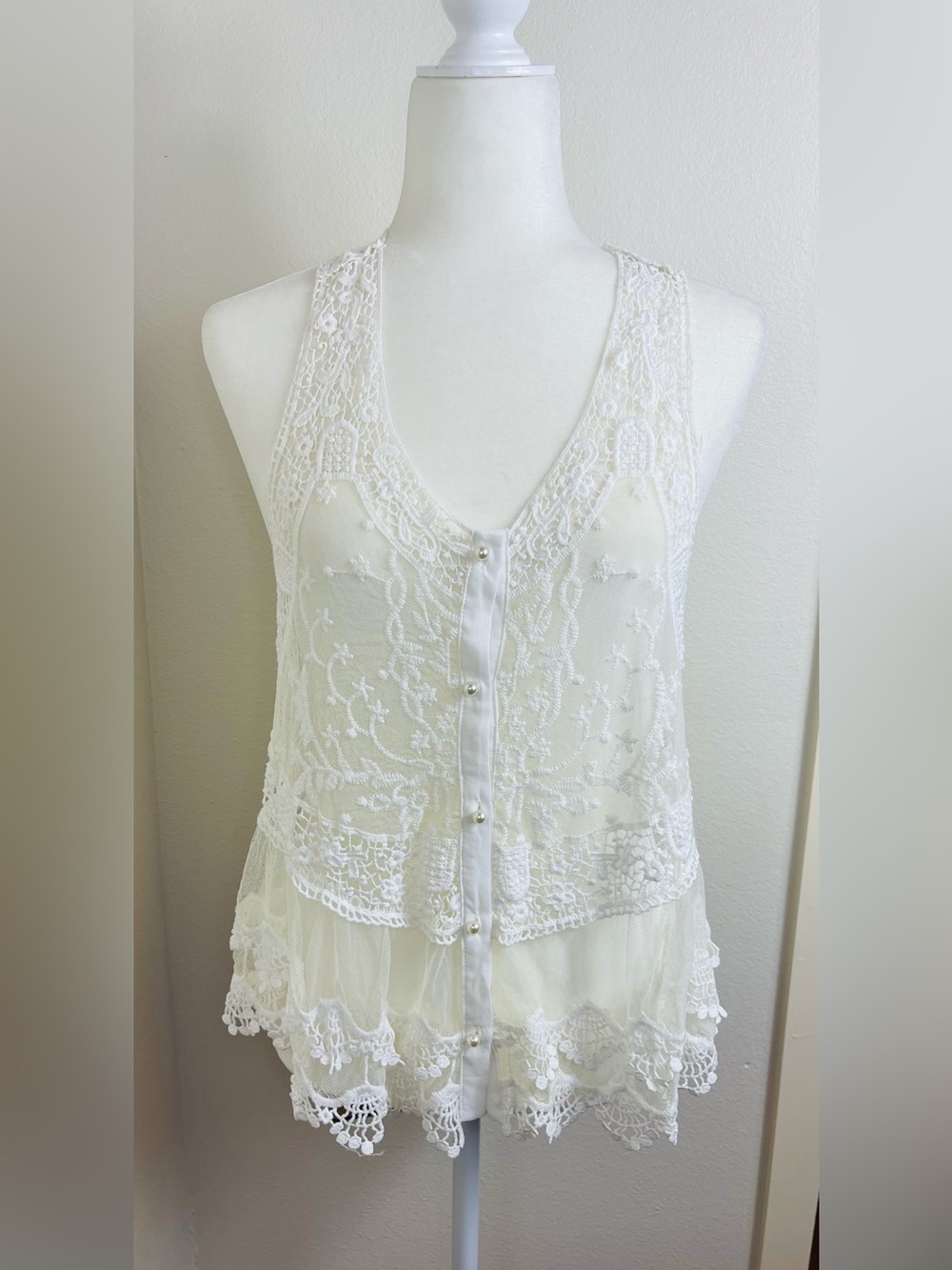 VENUS Pearl Button Lace Vest Top Boho White Crochet Racerback Tiered Sheer NWT